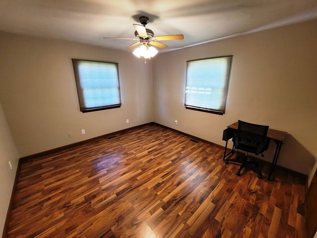 509 WILLOW Place, Salem, IL 62881