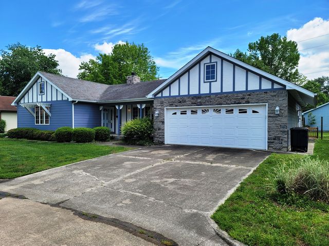 509 WILLOW Place, Salem, IL 62881