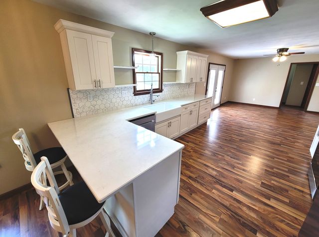 509 WILLOW Place, Salem, IL 62881