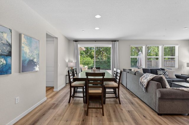 757 Pacific Grove Way, Plumas Lake, CA 95961