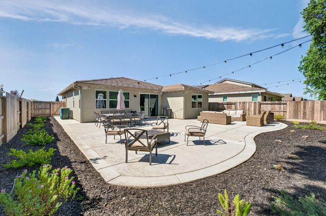 757 Pacific Grove Way, Plumas Lake, CA 95961