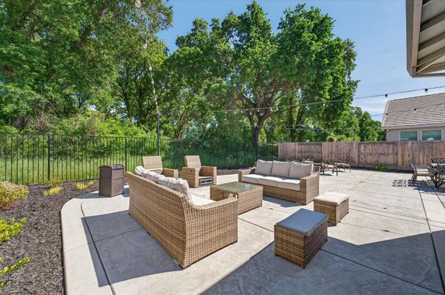 757 Pacific Grove Way, Plumas Lake, CA 95961