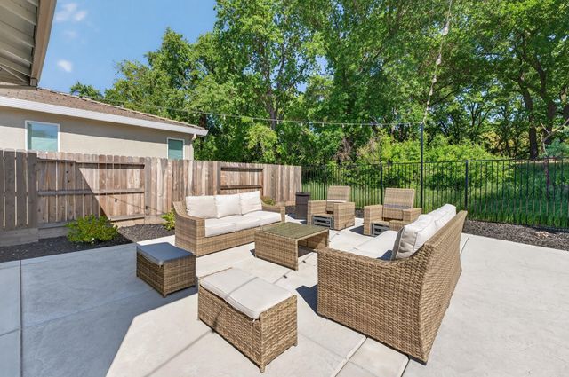 757 Pacific Grove Way, Plumas Lake, CA 95961