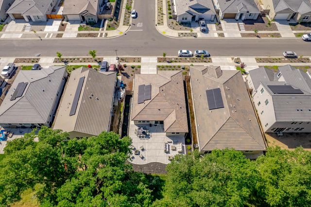 757 Pacific Grove Way, Plumas Lake, CA 95961