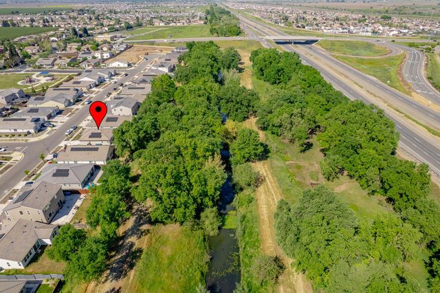 757 Pacific Grove Way, Plumas Lake, CA 95961