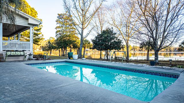 402 Knott Drive, Eutawville, SC 29048