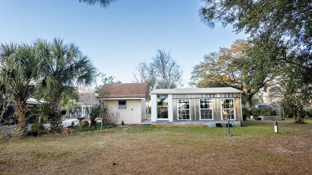 402 Knott Drive, Eutawville, SC 29048