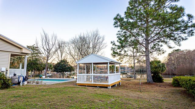 402 Knott Drive, Eutawville, SC 29048