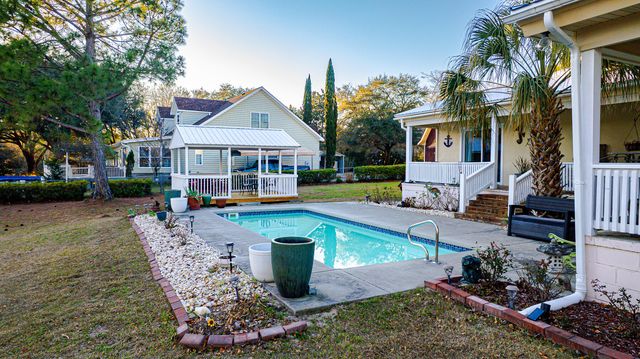 402 Knott Drive, Eutawville, SC 29048