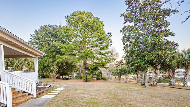 402 Knott Drive, Eutawville, SC 29048