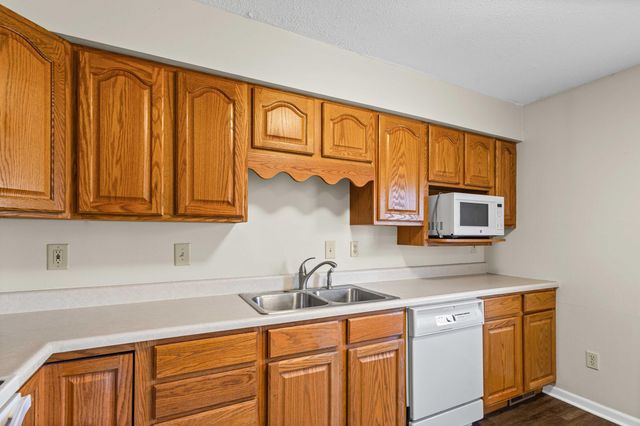 101 E EL CORTEZ DR, Columbia, MO 65203