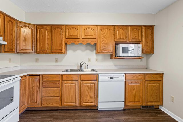 101 E EL CORTEZ DR, Columbia, MO 65203