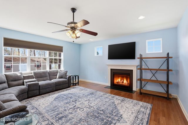 4 Firenze Road, Jackson, NJ 08527