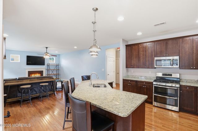 4 Firenze Road, Jackson, NJ 08527