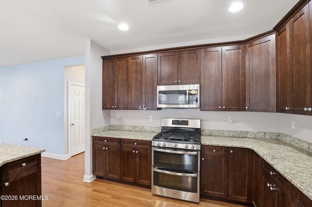 4 Firenze Road, Jackson, NJ 08527