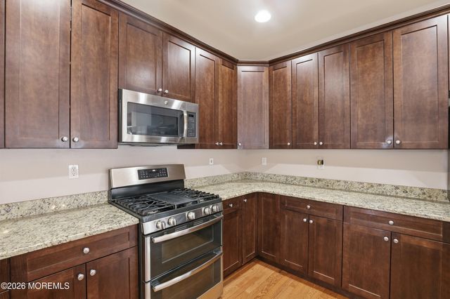 4 Firenze Road, Jackson, NJ 08527