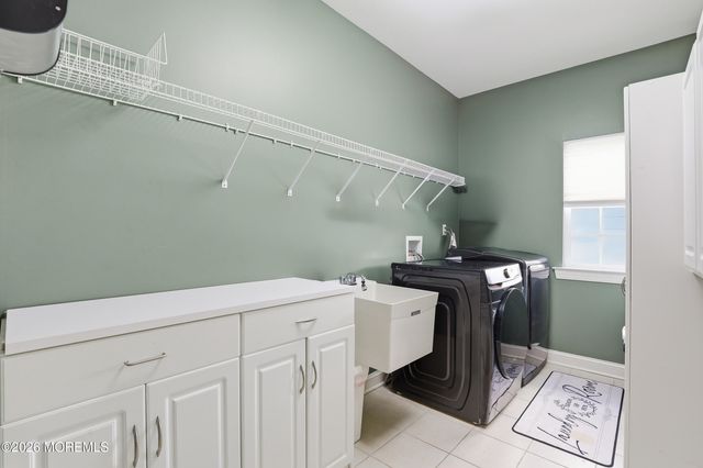 4 Firenze Road, Jackson, NJ 08527