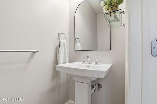 4 Firenze Road, Jackson, NJ 08527