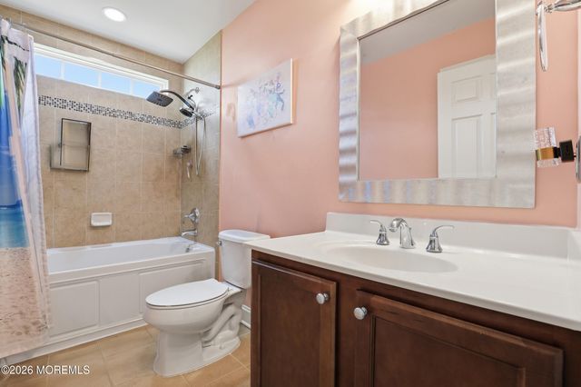 4 Firenze Road, Jackson, NJ 08527