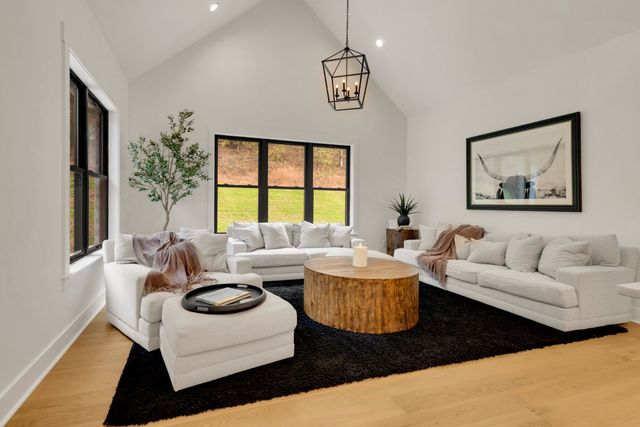 564 Mt Olive Cemetery Rd, Lynnville, TN 38472