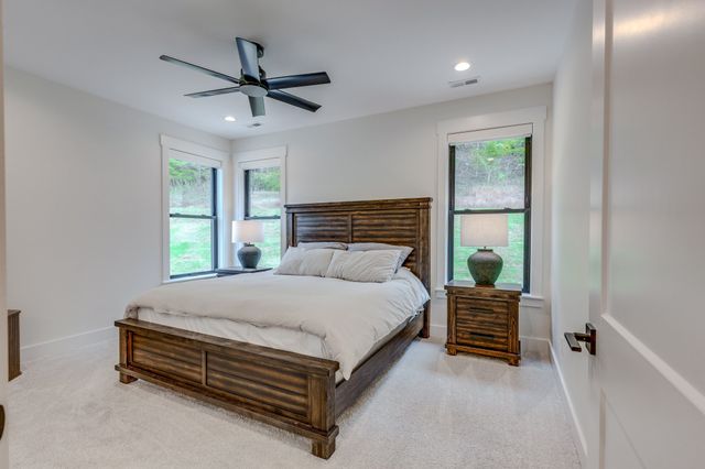 564 Mt Olive Cemetery Rd, Lynnville, TN 38472