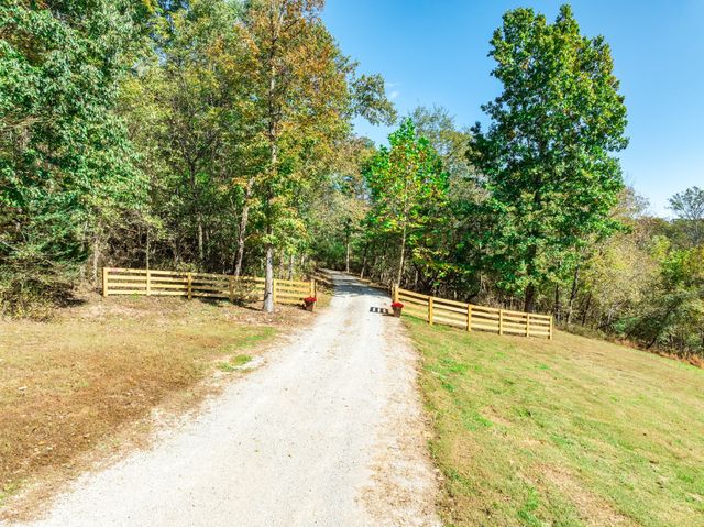 564 Mt Olive Cemetery Rd, Lynnville, TN 38472