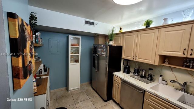 4001 Hillcrest Dr 705, Hollywood, FL 33021