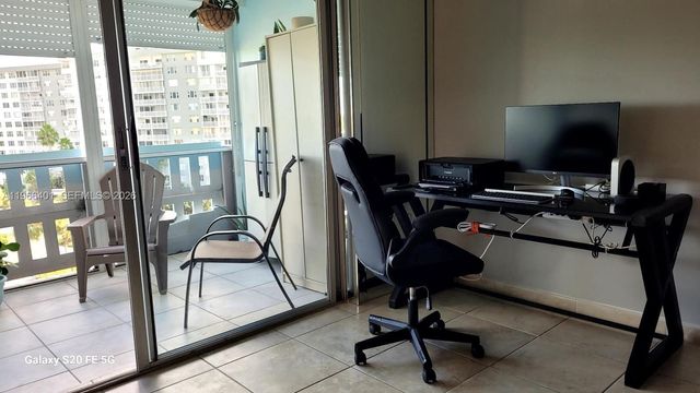 4001 Hillcrest Dr 705, Hollywood, FL 33021