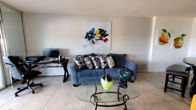 4001 Hillcrest Dr 705, Hollywood, FL 33021