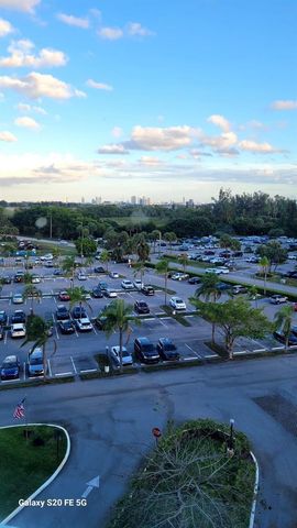 4001 Hillcrest Dr 705, Hollywood, FL 33021