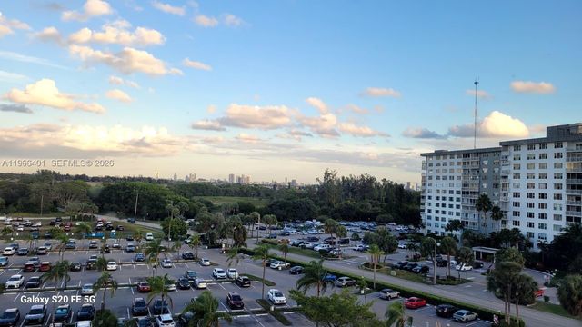 4001 Hillcrest Dr 705, Hollywood, FL 33021