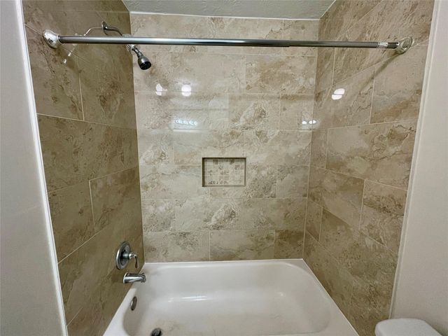 6619 Pleasant Stream Drive, Katy, TX 77449