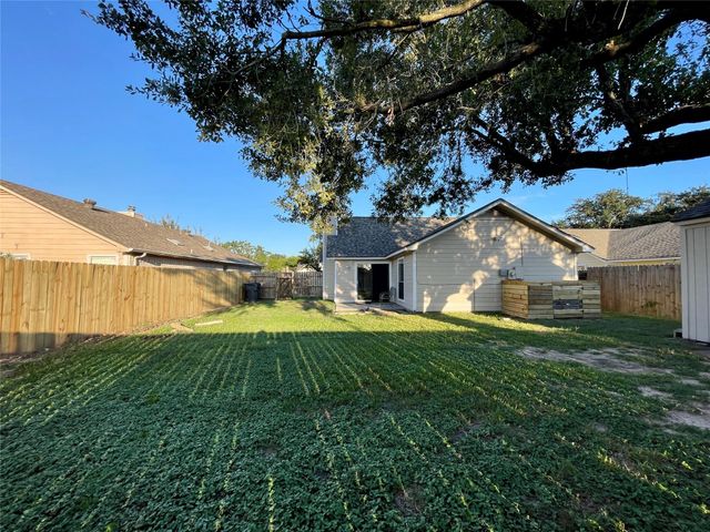 6619 Pleasant Stream Drive, Katy, TX 77449