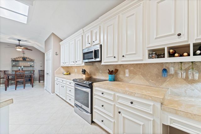 3721 Poets Court, Montgomery, TX 77356