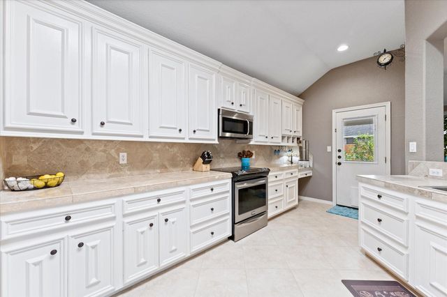 3721 Poets Court, Montgomery, TX 77356