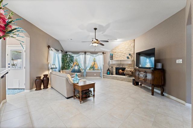 3721 Poets Court, Montgomery, TX 77356