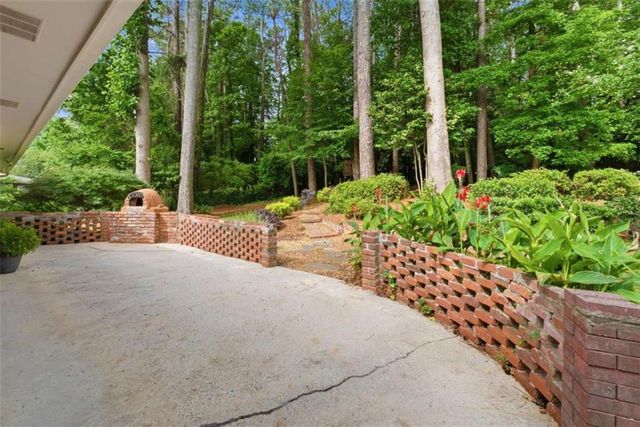 2016 Hollidon Road, Decatur, GA 30033
