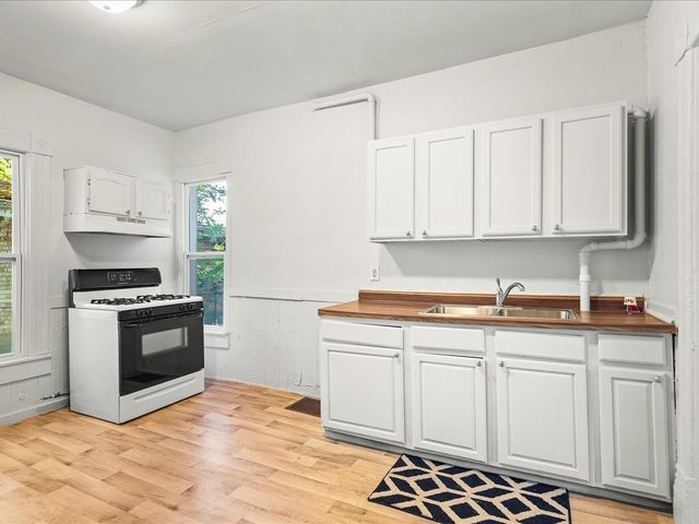 1227 Chestnut Street, Rockford, IL 61102