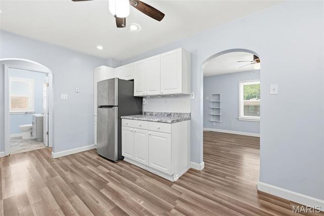 10330 Oak Avenue, St Louis, MO 63114