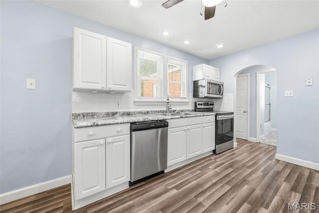 10330 Oak Avenue, St Louis, MO 63114