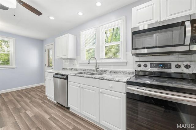 10330 Oak Avenue, St Louis, MO 63114