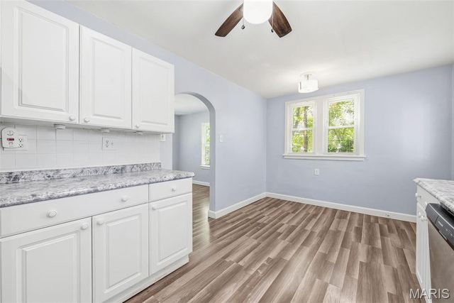 10330 Oak Avenue, St Louis, MO 63114