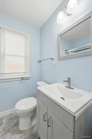 10330 Oak Avenue, St Louis, MO 63114