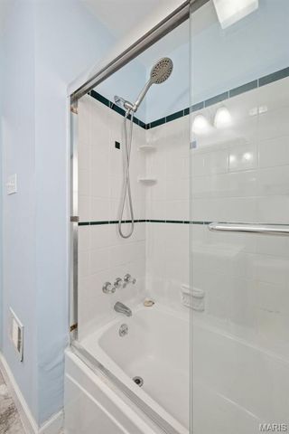 10330 Oak Avenue, St Louis, MO 63114