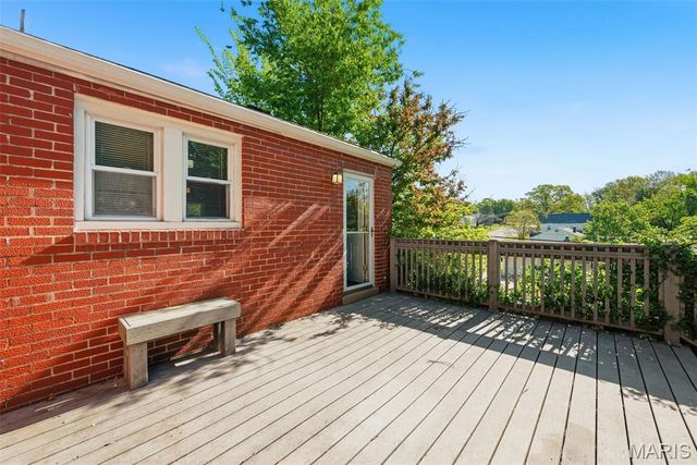 10330 Oak Avenue, St Louis, MO 63114