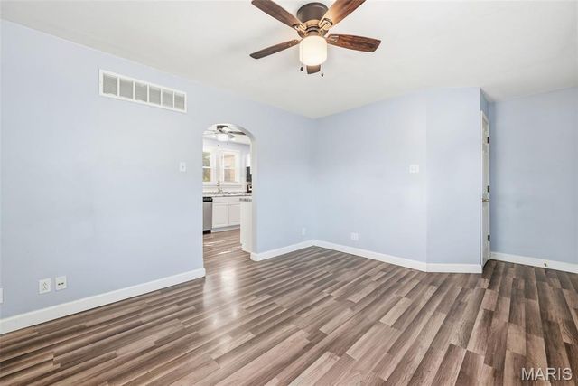 10330 Oak Avenue, St Louis, MO 63114