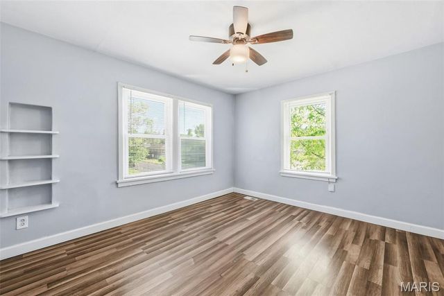 10330 Oak Avenue, St Louis, MO 63114