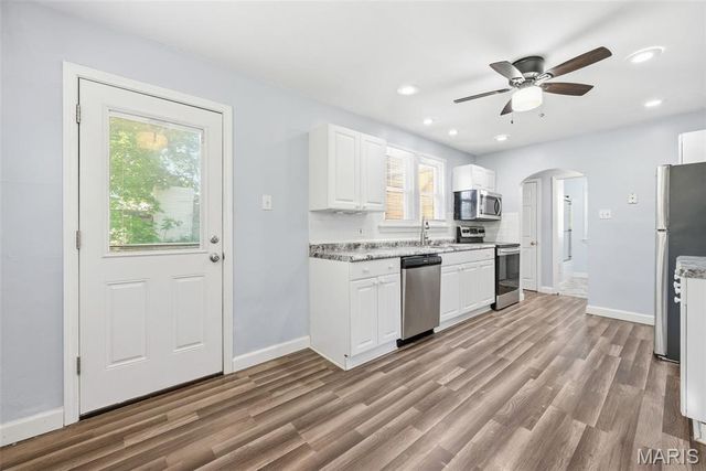 10330 Oak Avenue, St Louis, MO 63114