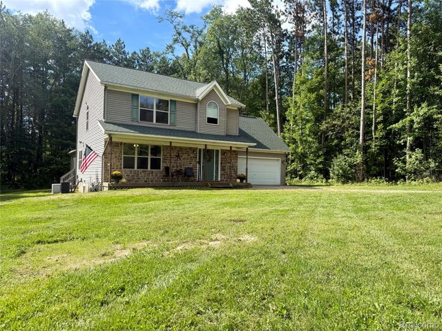 3301 Pine Bluff Court, Oregon Township, MI 48421