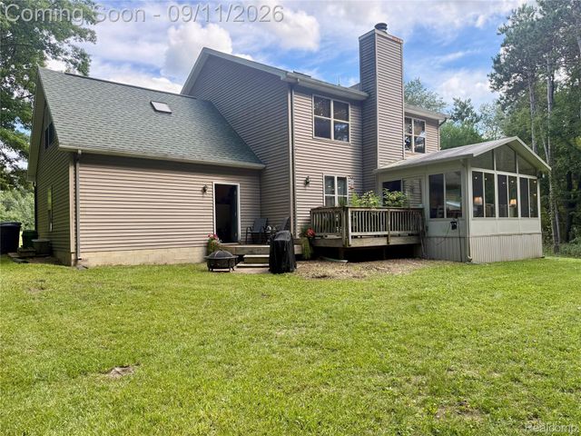 3301 Pine Bluff Court, Oregon Township, MI 48421